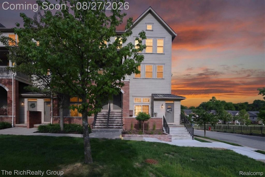 209 Amys Walk, Auburn Hills
