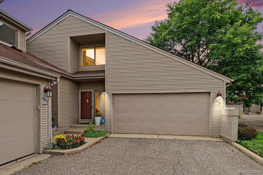 699 Charing Court, Rochester Hills city