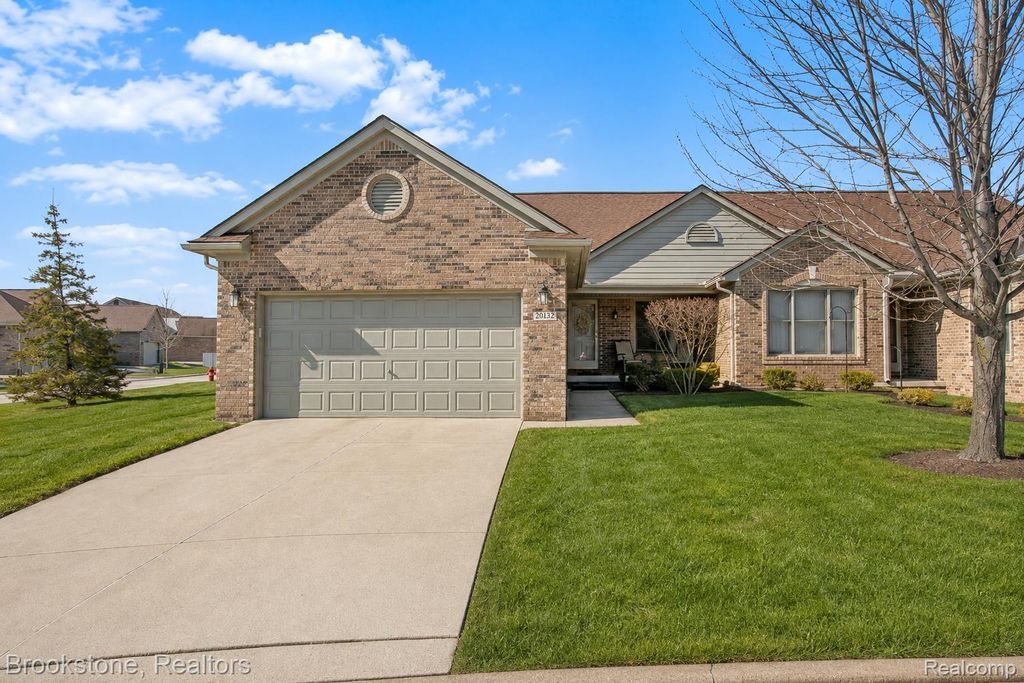 35413 Upmann Drive, Sterling Heights