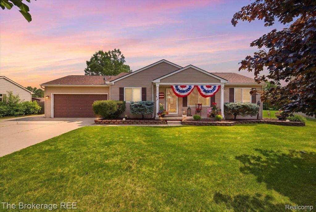 9484 Sandy Hollow Lane, Richfield township