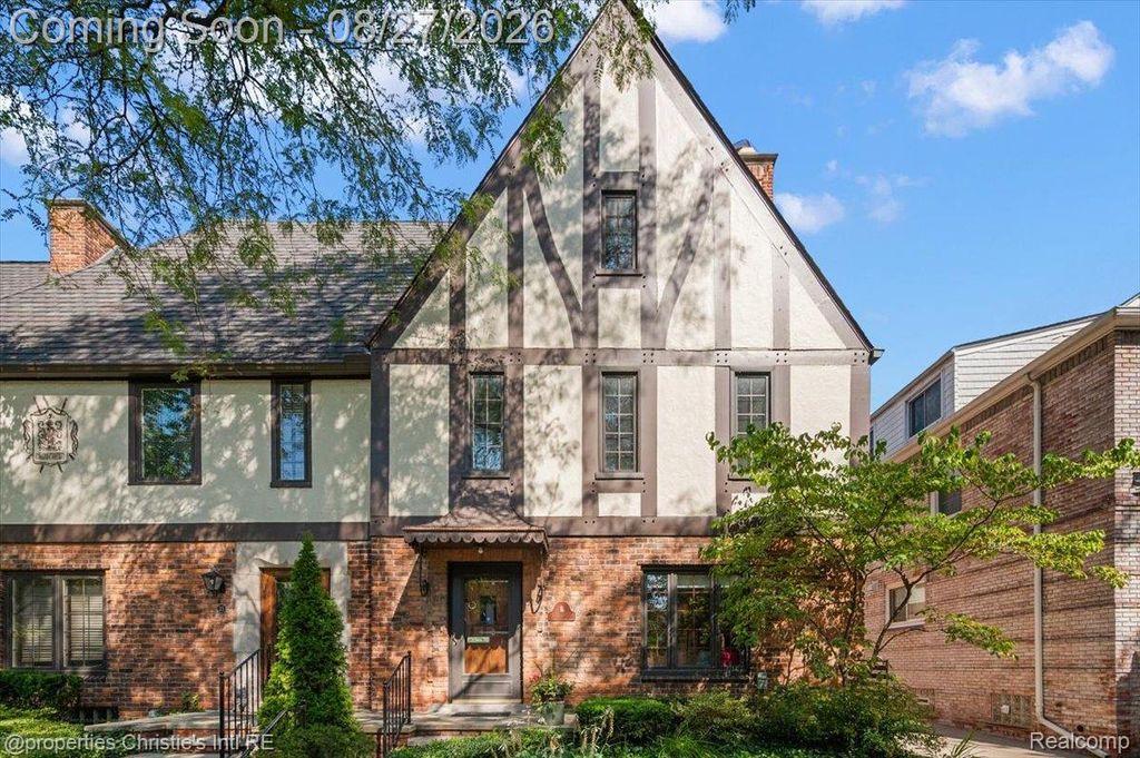 37 Cranford Lane, Grosse Pointe