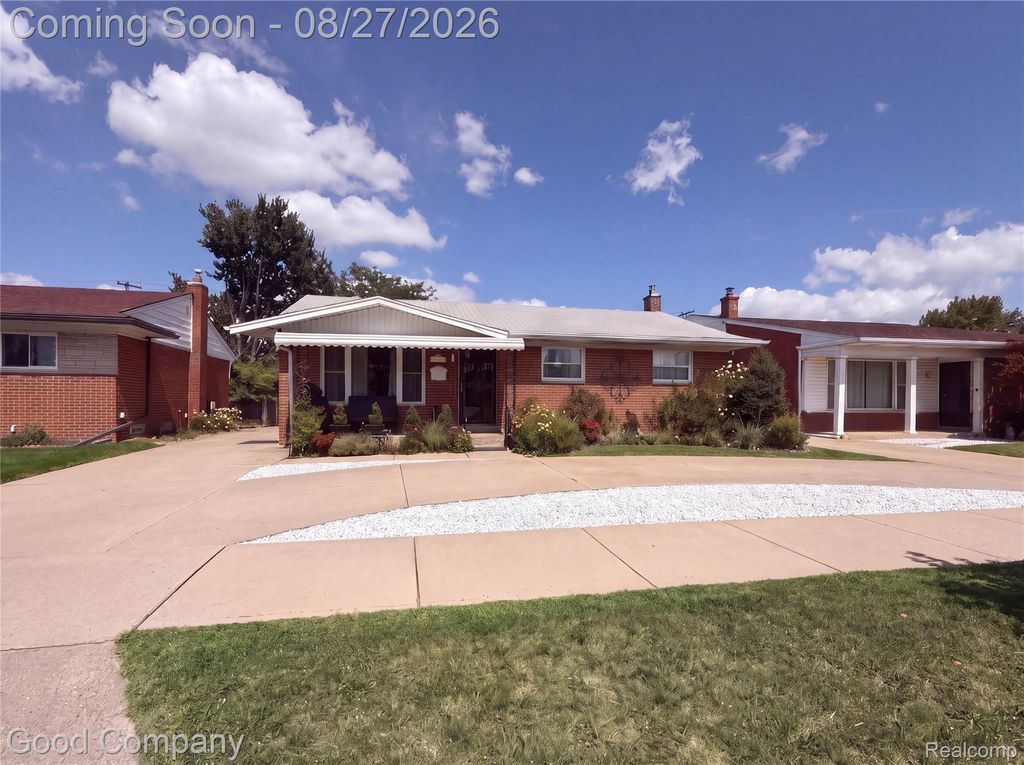 17941 E 13 Mile Road, Fraser city