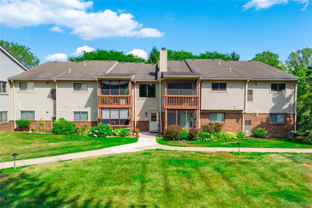 10241 Nancys Boulevard 50, Grosse Ile