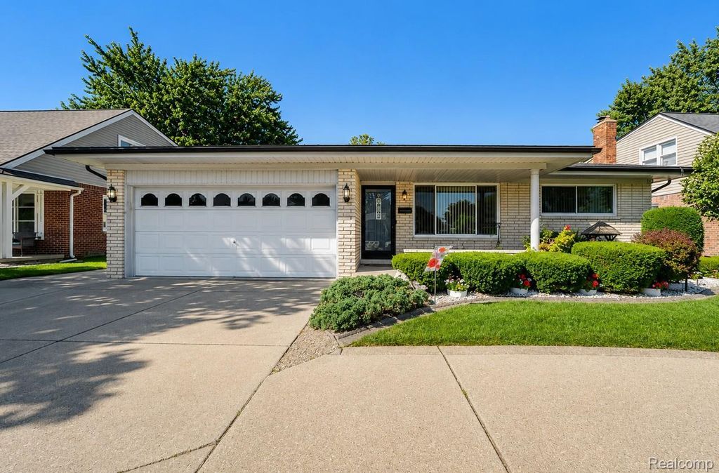 13167 Kozak Drive, Sterling Heights city