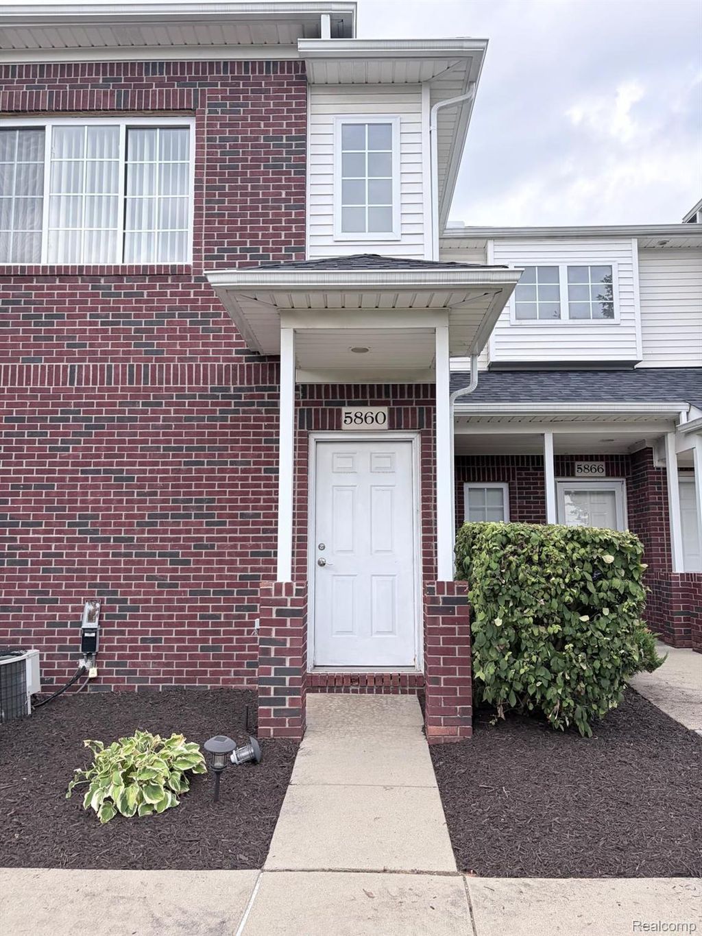 5860 Acorn Lane, Sterling Heights