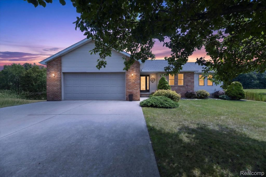 13144 Grant Circle, Vienna charter township