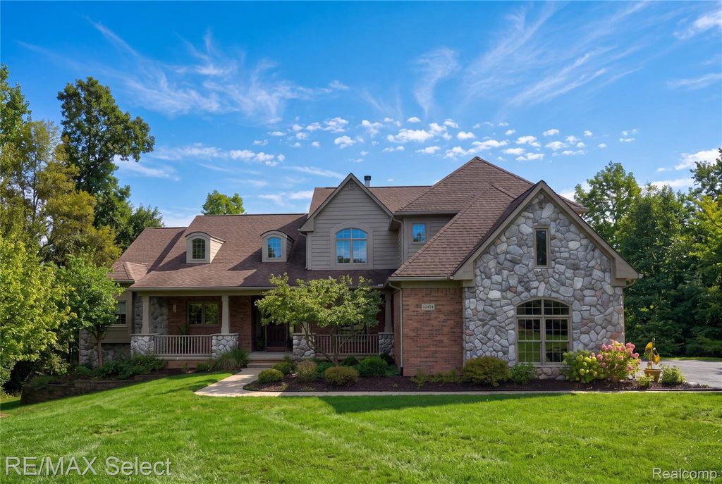 10454 Heron Court, Fenton