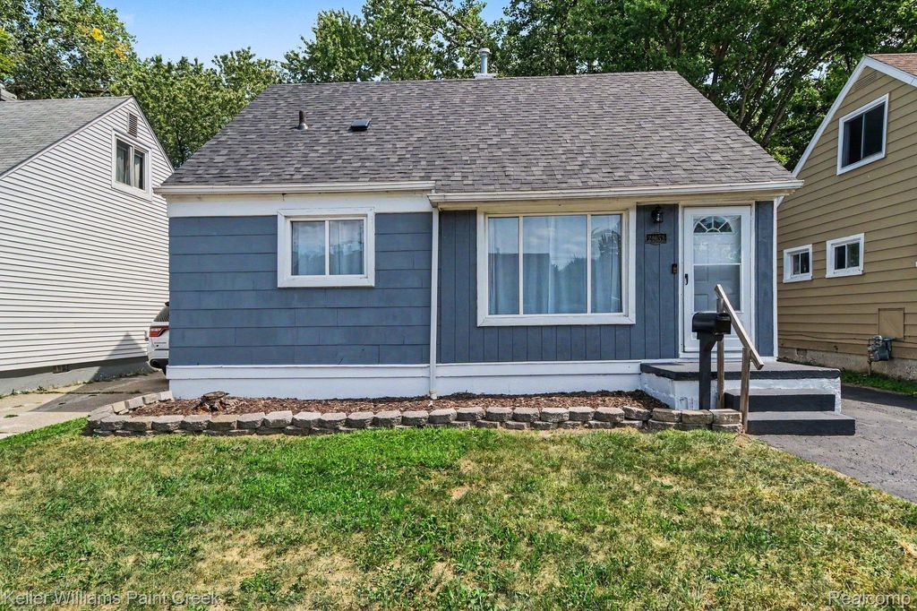 24652 Lauren Avenue, Warren city