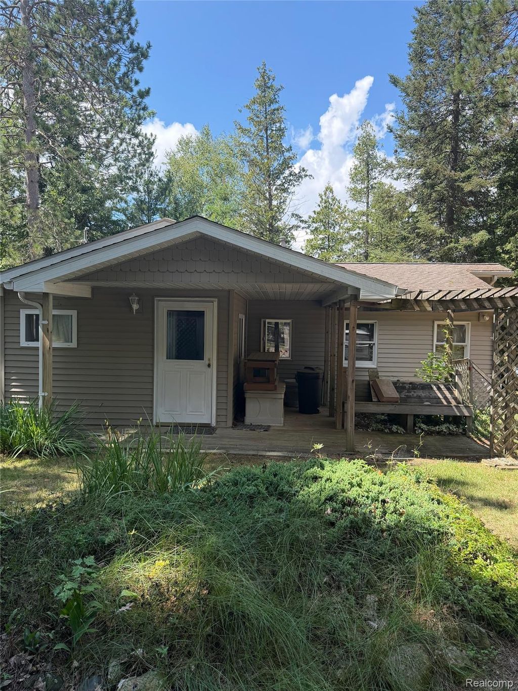 133 Silver Lake Drive, Lincoln township