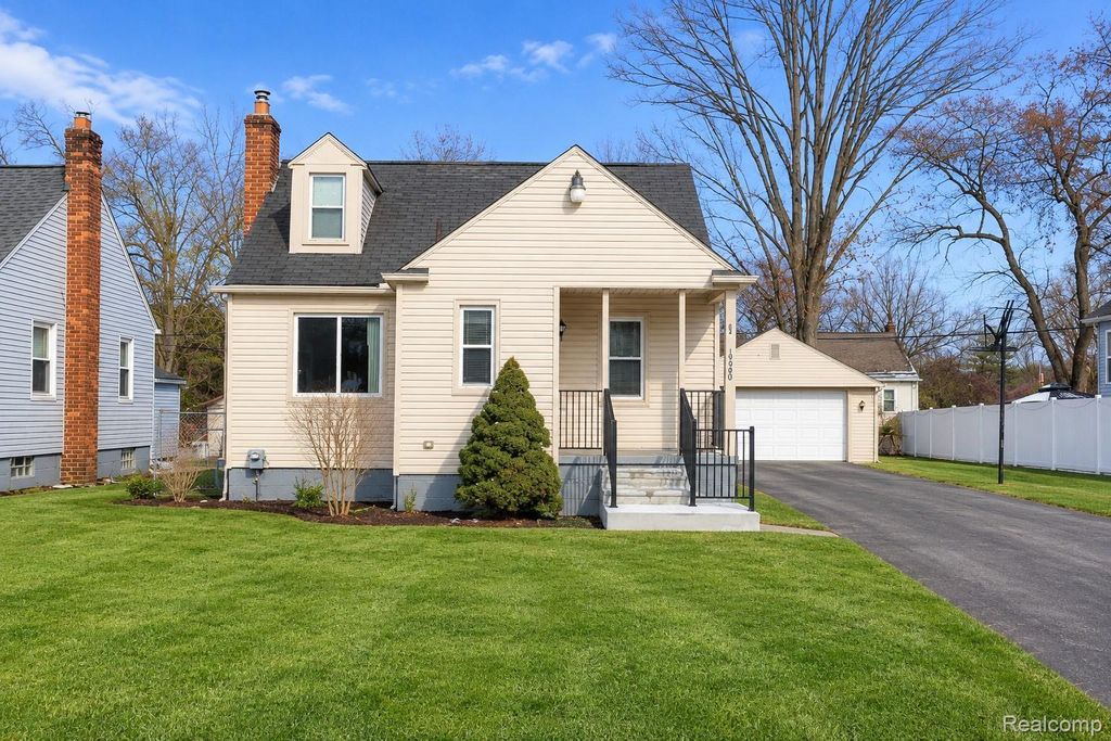 19490 Goldwin Street, Southfield city