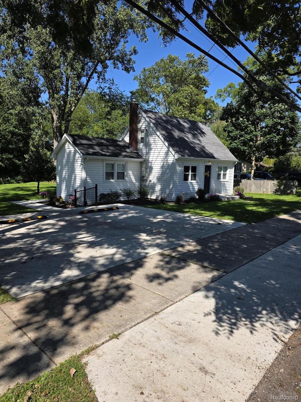 230 Water Street, Grass Lake village