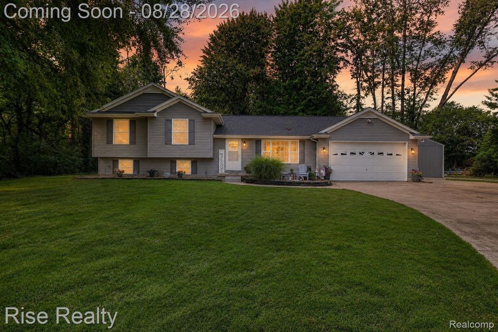 28817 Cedarama Drive, Porter township