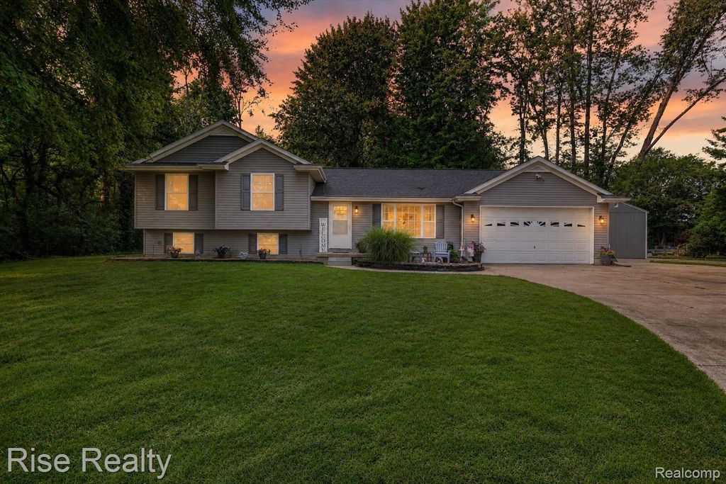 28817 Cedarama Drive, Marcellus