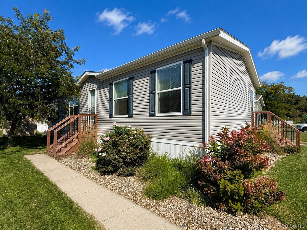 170 Newbury, Adrian city