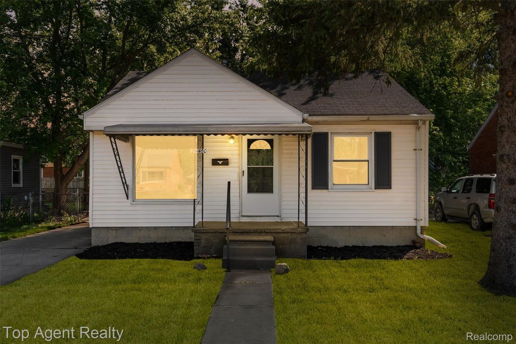 24460 Phlox Avenue, Eastpointe city