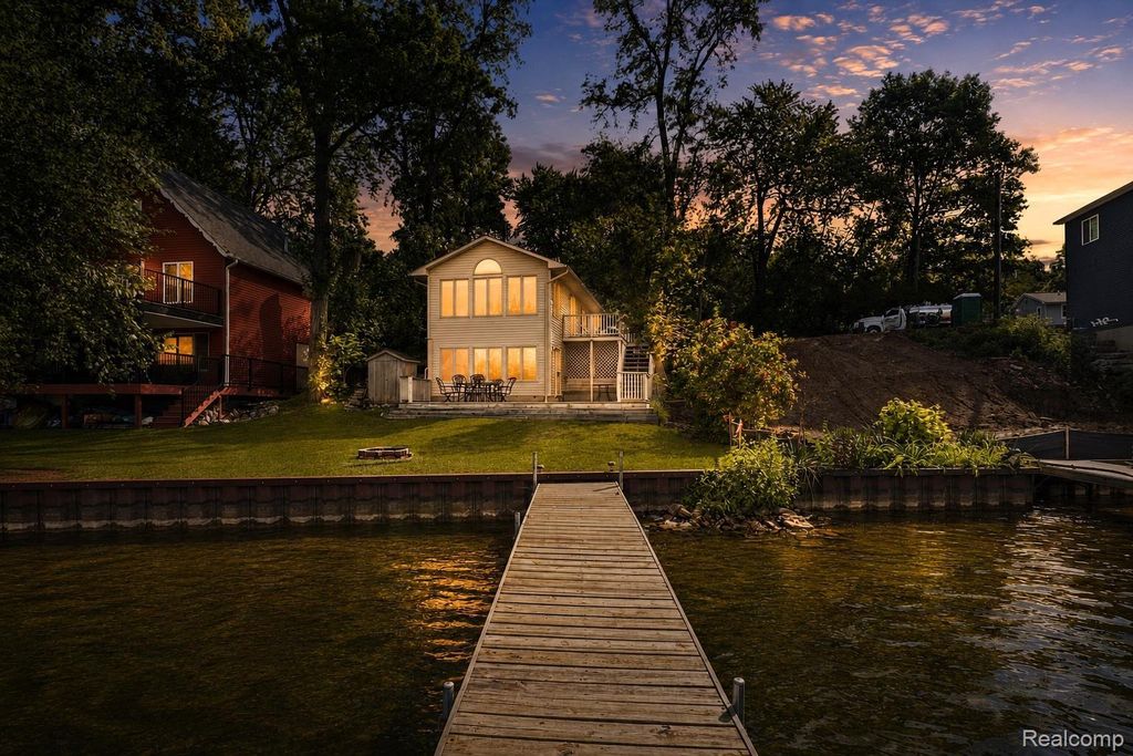 6577 Sherman Drive, Otter Lake village