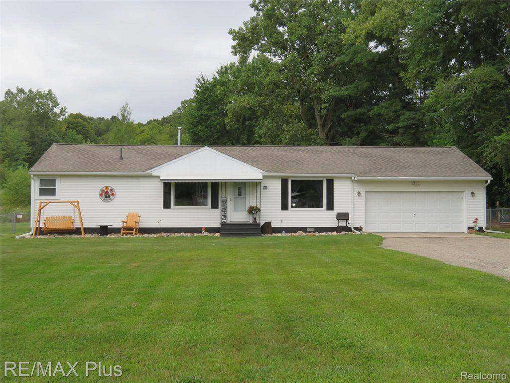 11391 N Genesee Road N, Thetford township