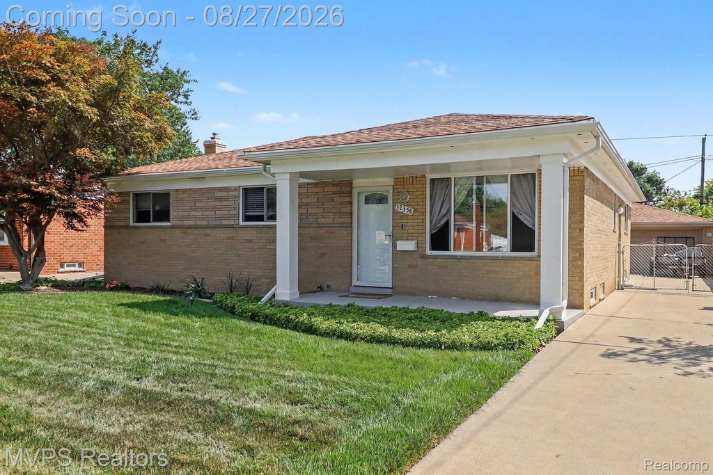32358 Gloede Drive, Warren city