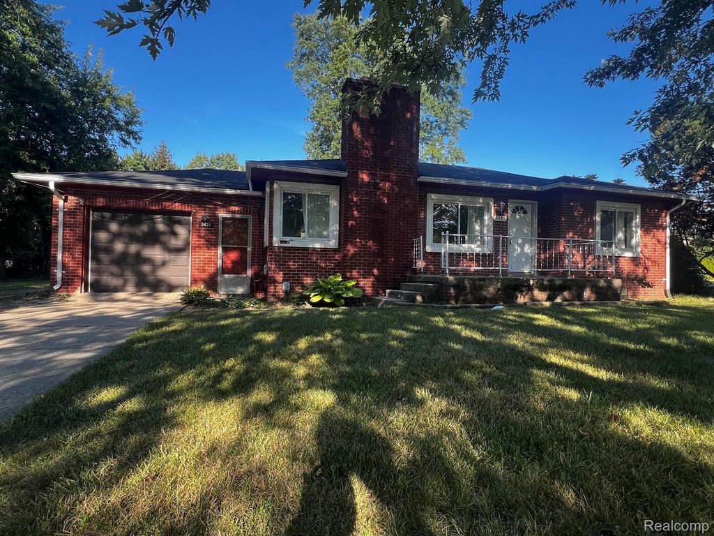 3431 Crooks Road, Troy city