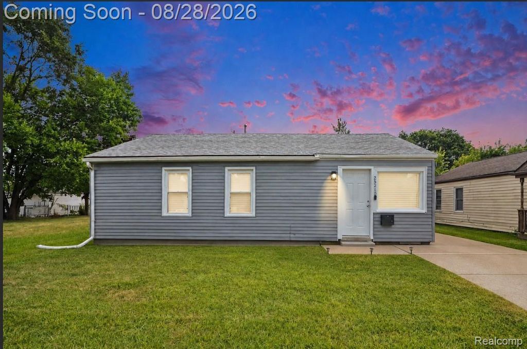 25210 Rosenbusch Boulevard, Warren city