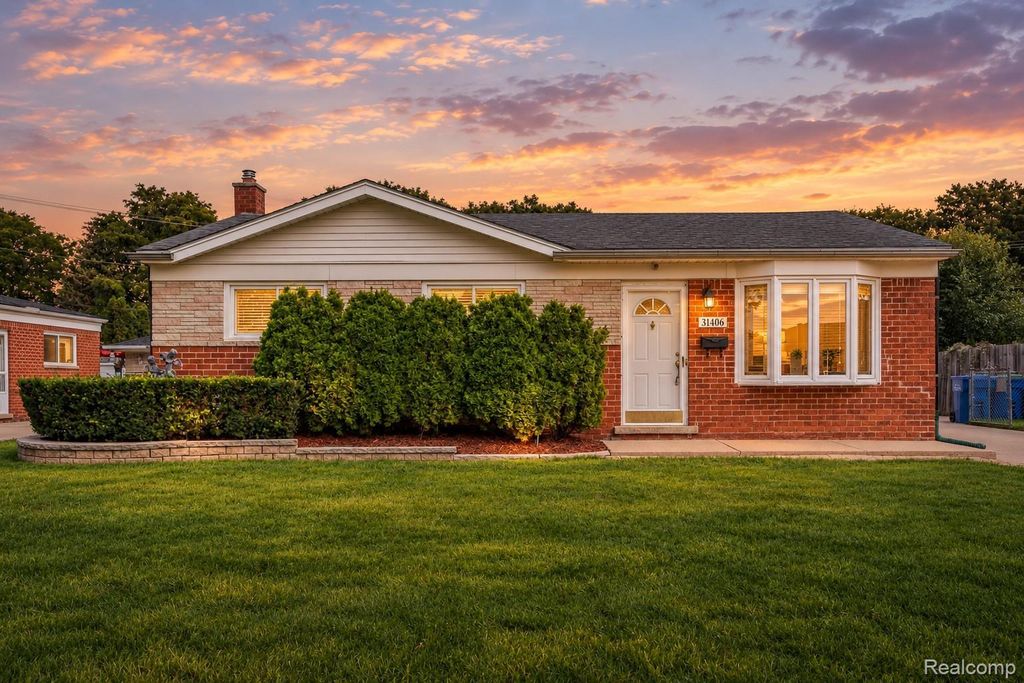 31406 Gloede Drive, Warren