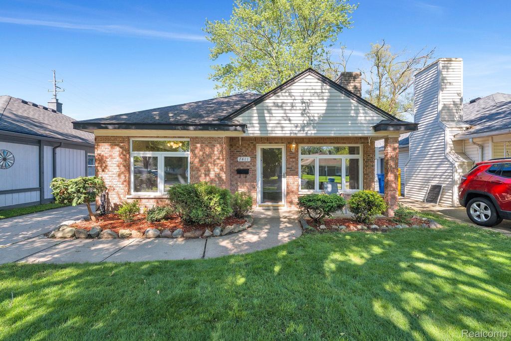 7411 N Vernon Street, Dearborn Heights city