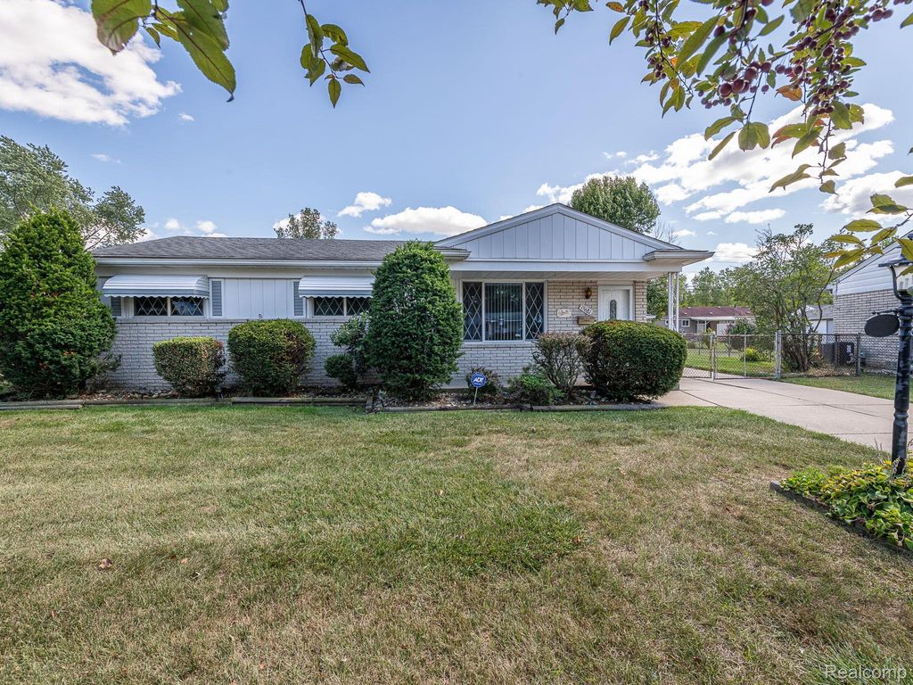 15681 Leader Street, Taylor city