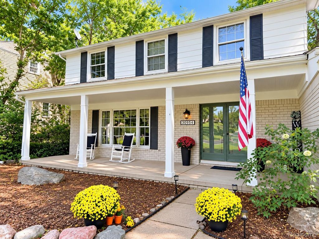 30954 Oak Valley Drive, Farmington Hills