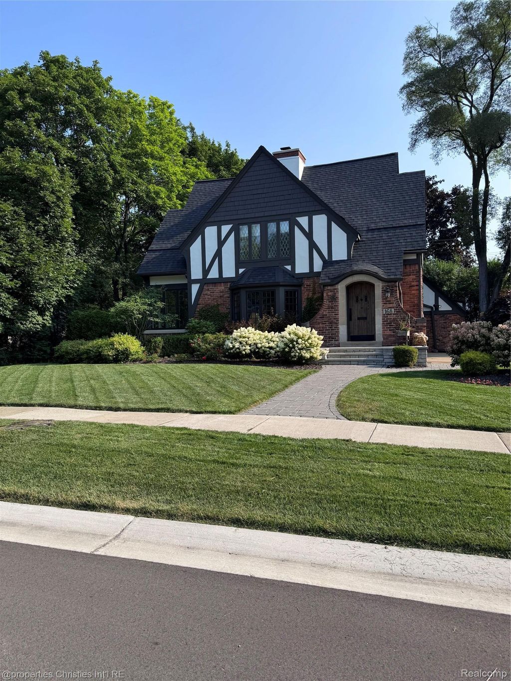 168 Hamilton Road, Bloomfield charter township