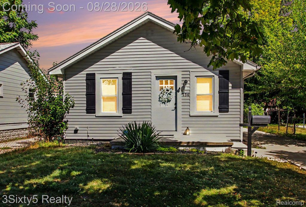 156 W Brickley Avenue, Hazel Park city