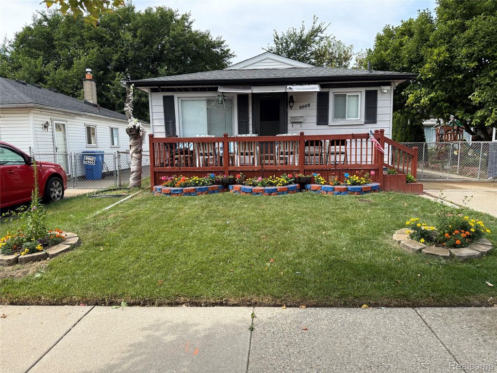 5668 Gertrude Street, Dearborn Heights city