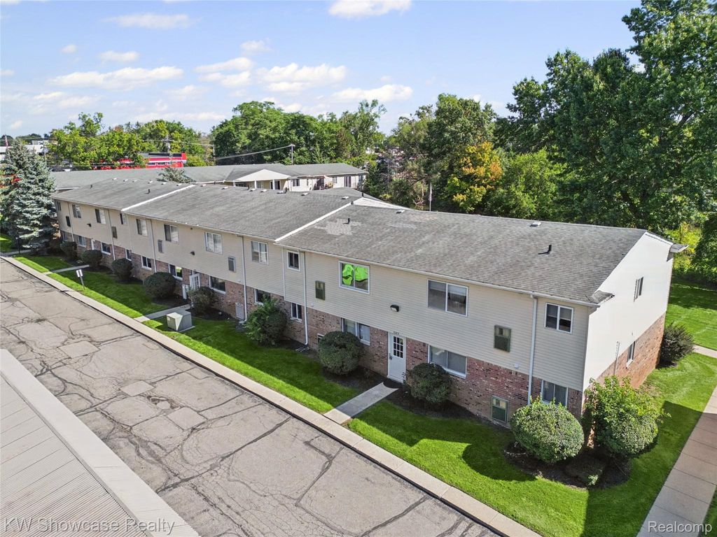 5283 Highland Road 206, Waterford