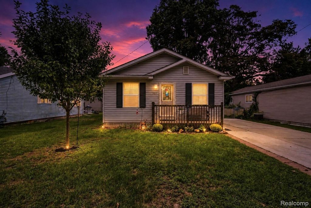 527 Fassett Street, Algonac city