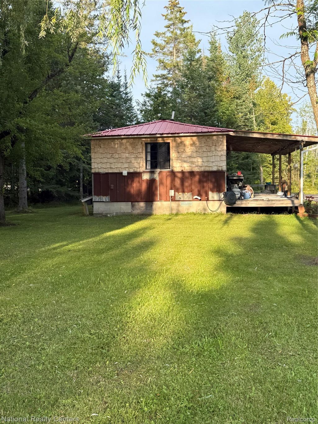 8018 Mielke Road, Belknap township