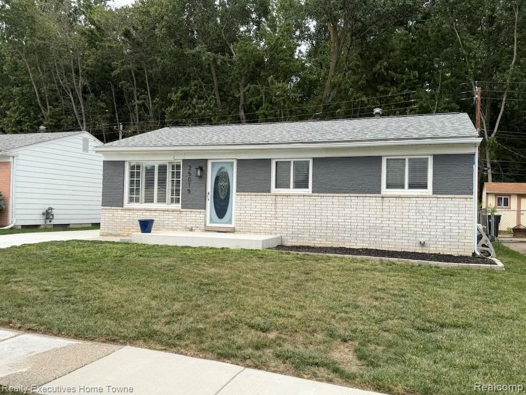 25015 Orchid Street, Harrison charter township