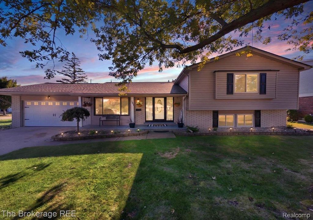 701 Salem Drive, Davison city