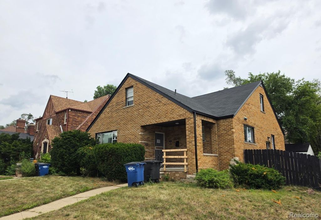 18200 Ohio Street, Detroit city