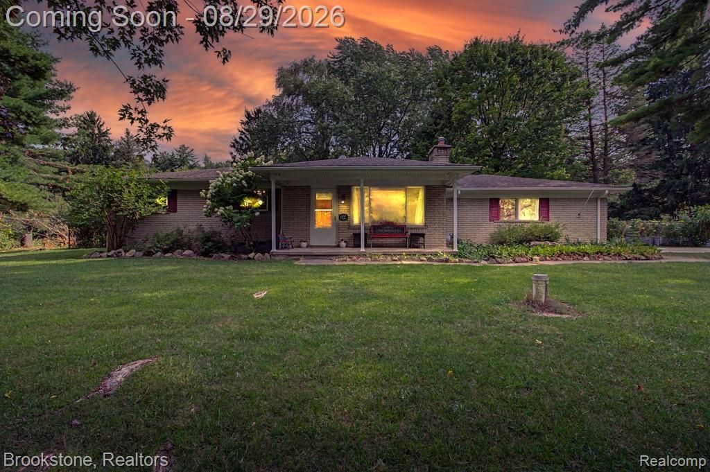 6995 Oak Hill Road, Independence charter township