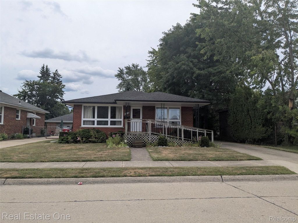 16034 Hauss Avenue, Eastpointe