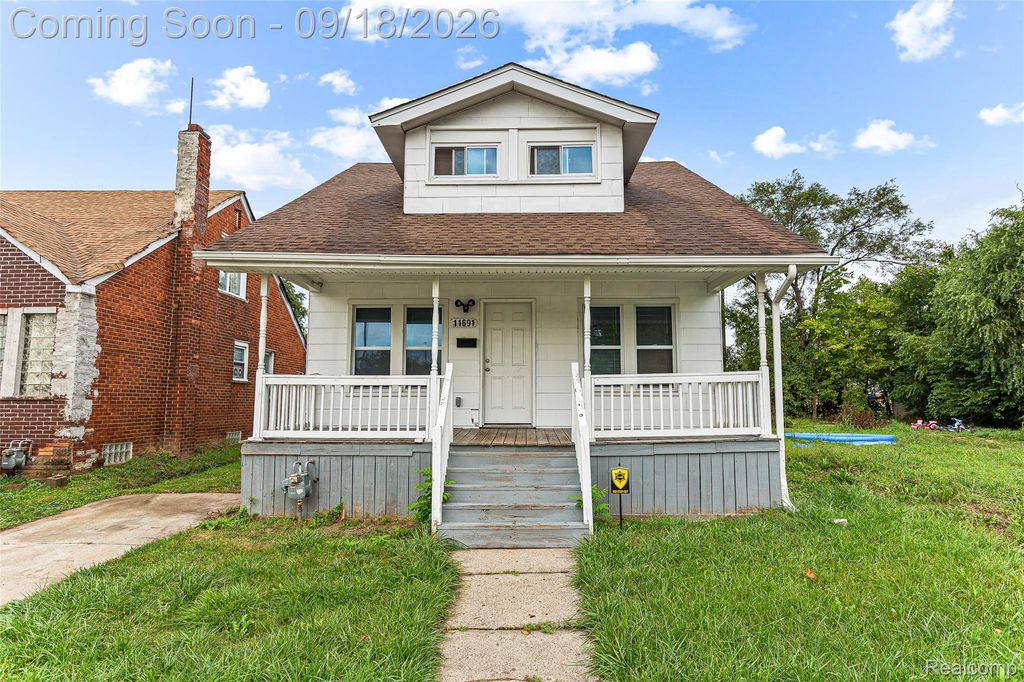 11691 Archdale Street E, Detroit