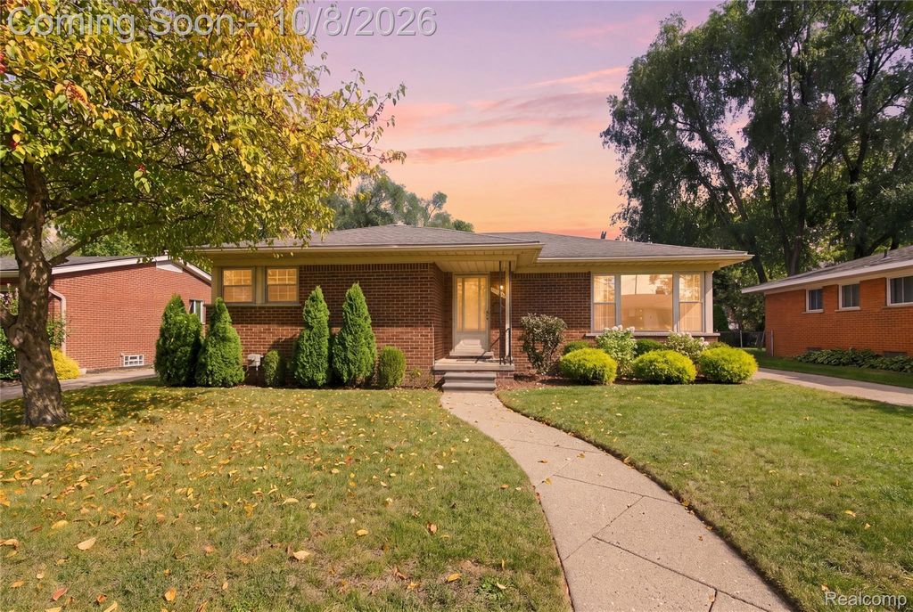9030 Hanlon Street, Livonia