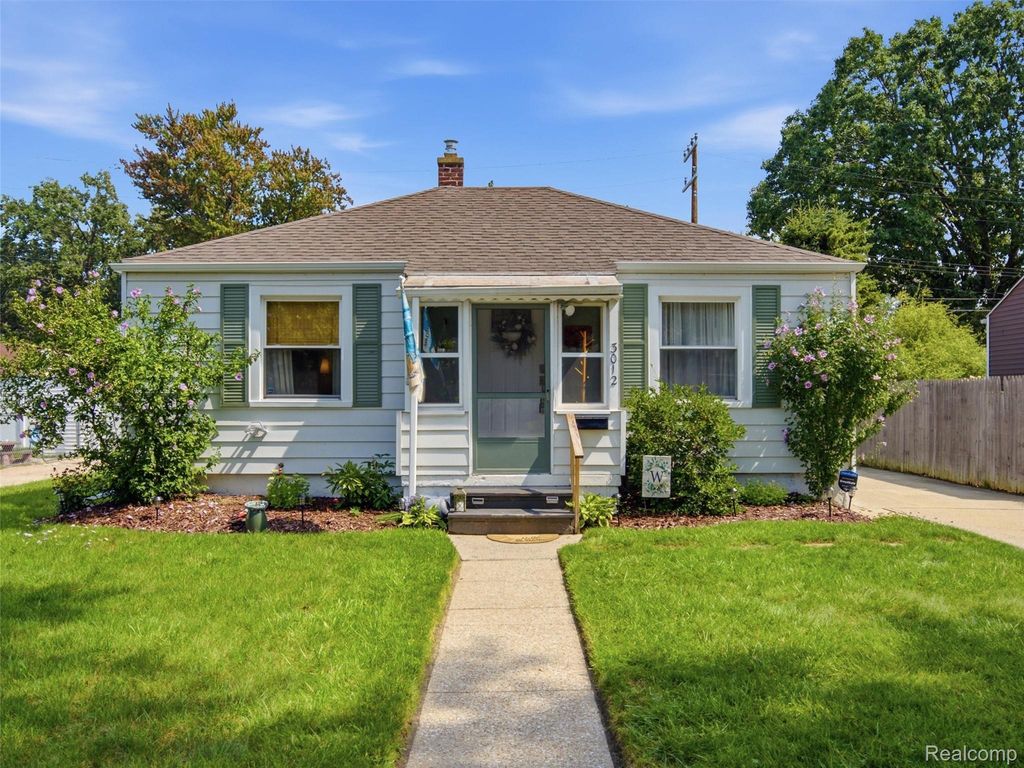3012 Cooper Avenue, Port Huron city