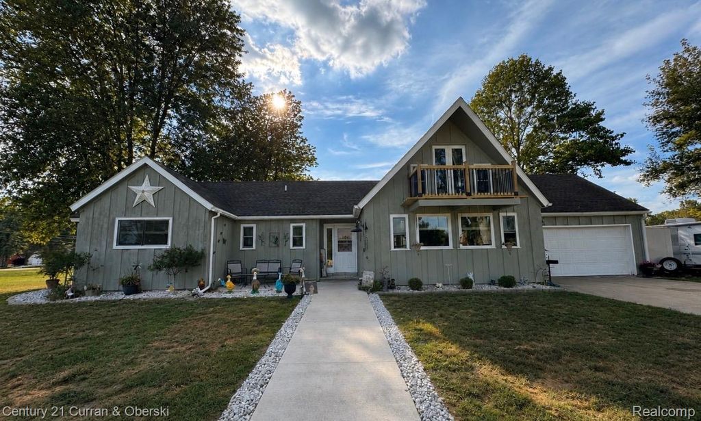 34340 Huron River Drive, Huron charter township