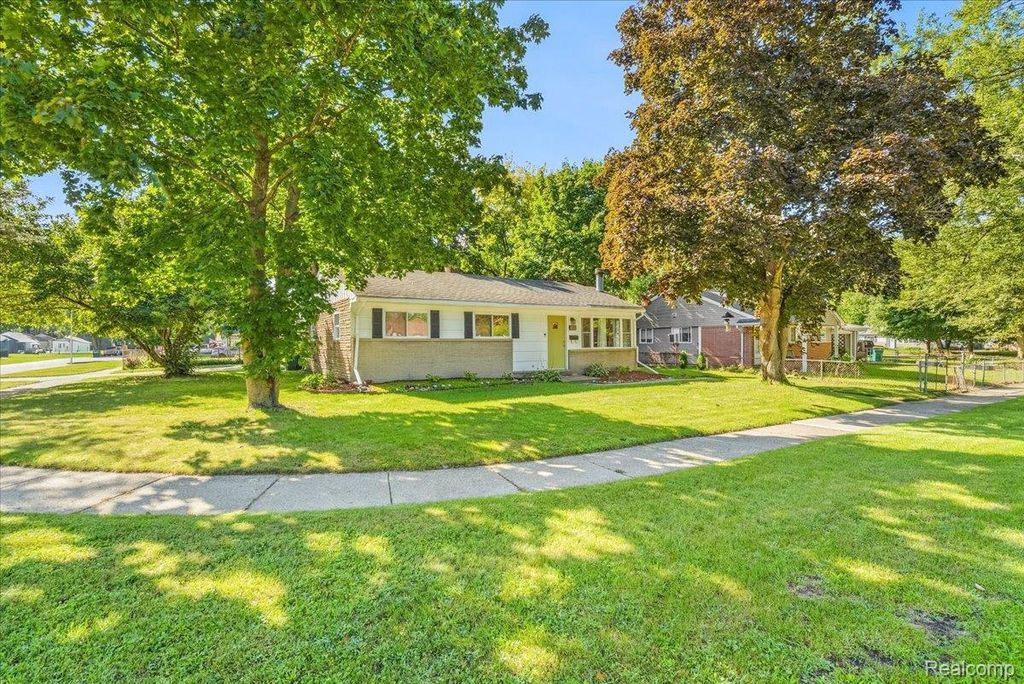 1482 Blossom Avenue, Ypsilanti charter township