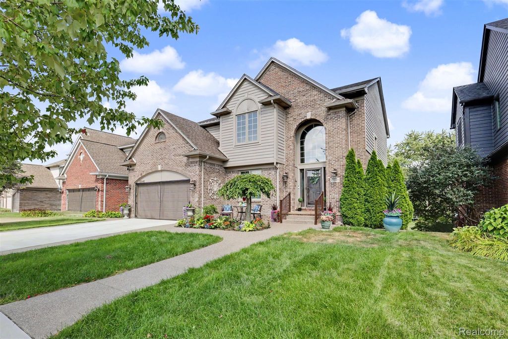 13340 Andover Drive, Plymouth charter township