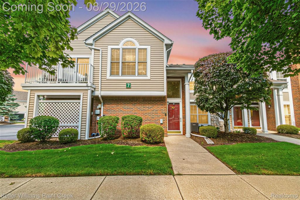 4341 Berkshire Drive 110, Sterling Heights