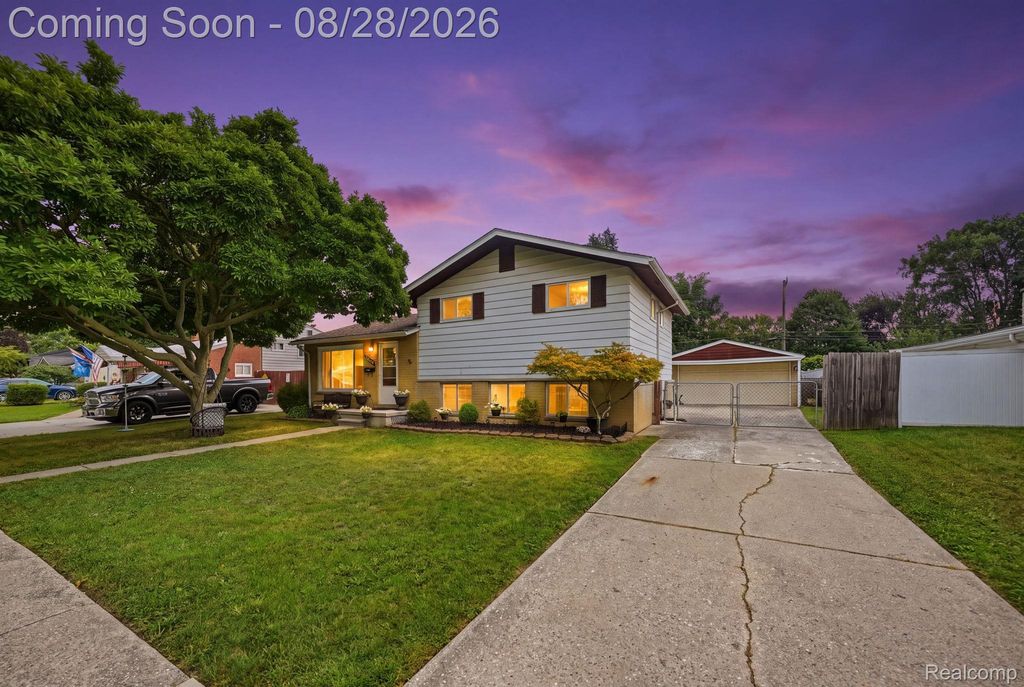 20410 Dubois Street, Clinton charter township