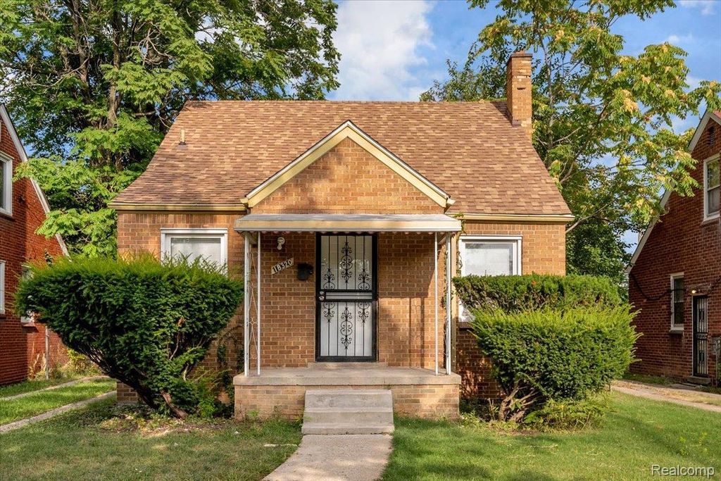 18320 Ashton Avenue, Detroit city