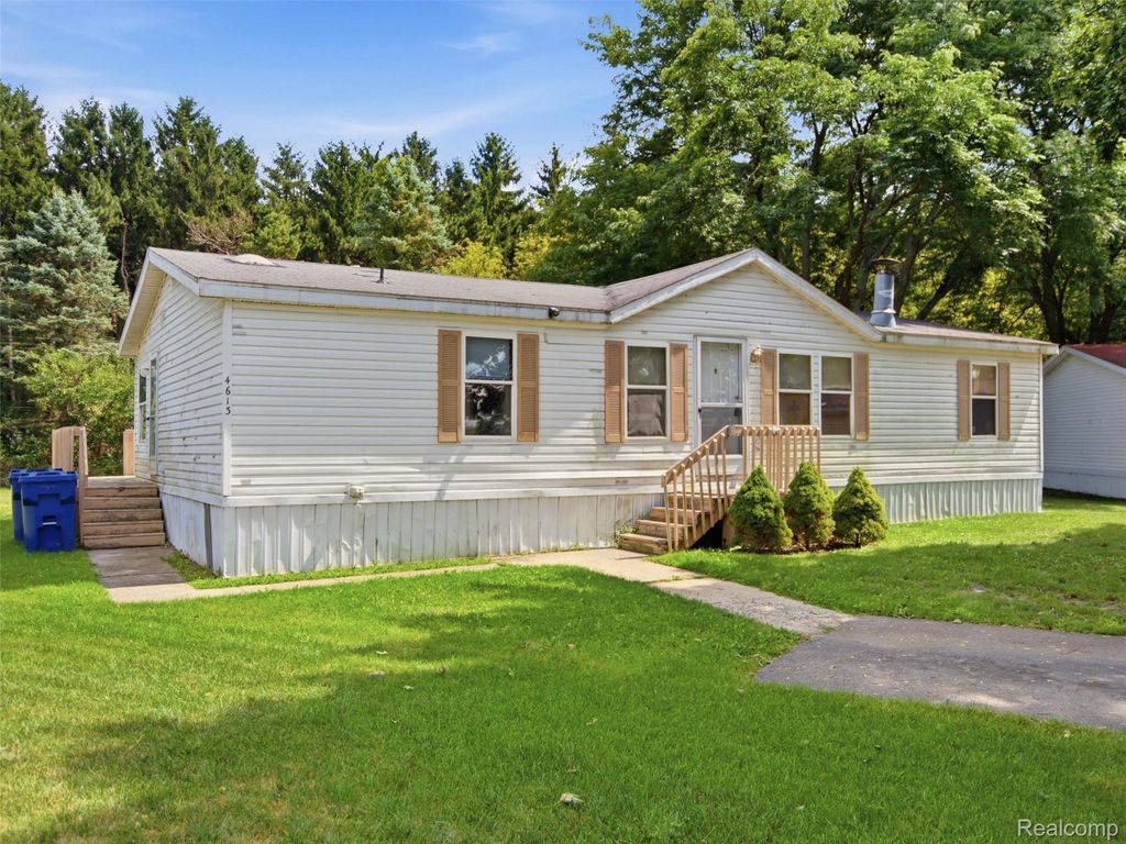 4613 Butternut, Village of Clarkston city