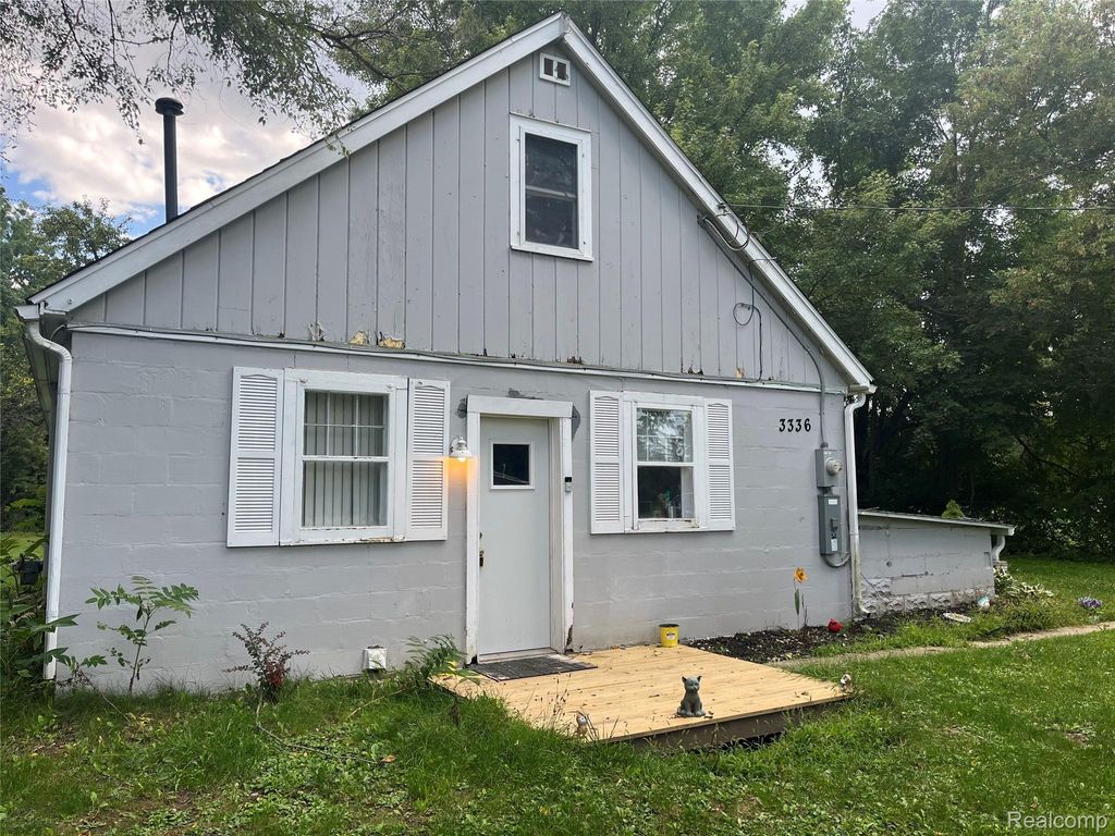 3336 E Pierson Road, Genesee